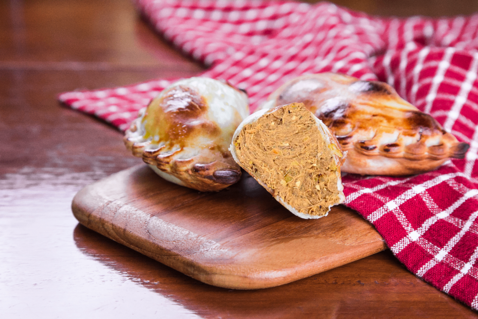 Empanada de Costela com Mandioca